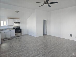 Building Photo - 703 Duryea St