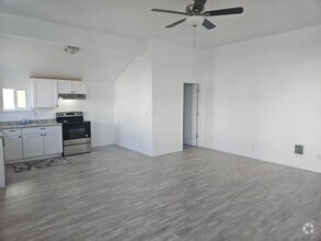 Building Photo - 703 Duryea St