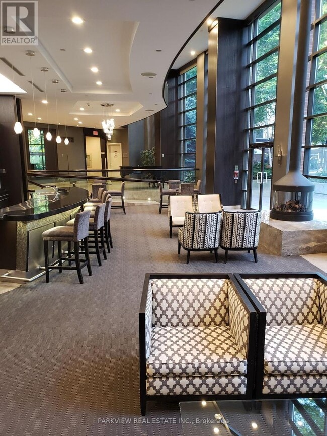 Photo du bâtiment - 1006 Sheppard Ave E