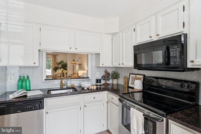 Foto del edificio - 6316 Chimney Wood Ct