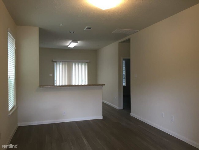 Building Photo - 3911 Lexington Manor Ct