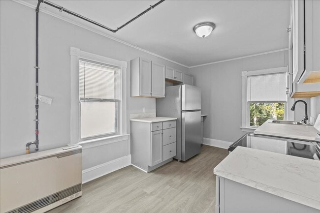 Building Photo - 410 St Paul St