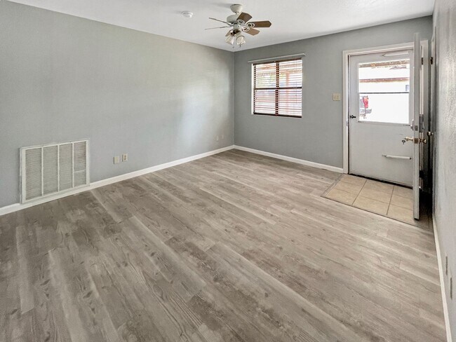 Building Photo - 1517 Breckon