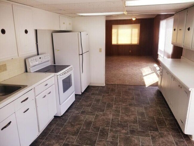 Building Photo - 6 bedroom in Billings MT 59101