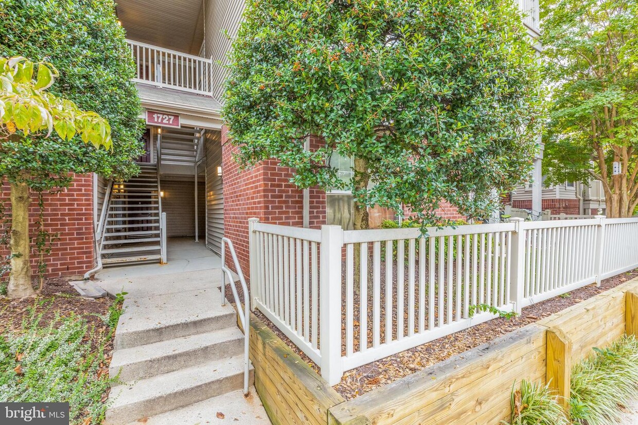 1727 Ascot Way Unit A, Reston, VA 20190 Room for Rent in Reston, VA