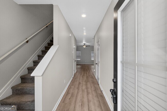 Foto del edificio - 7151 Chara Ln