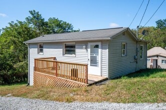 Building Photo - 7278 Manns Dr