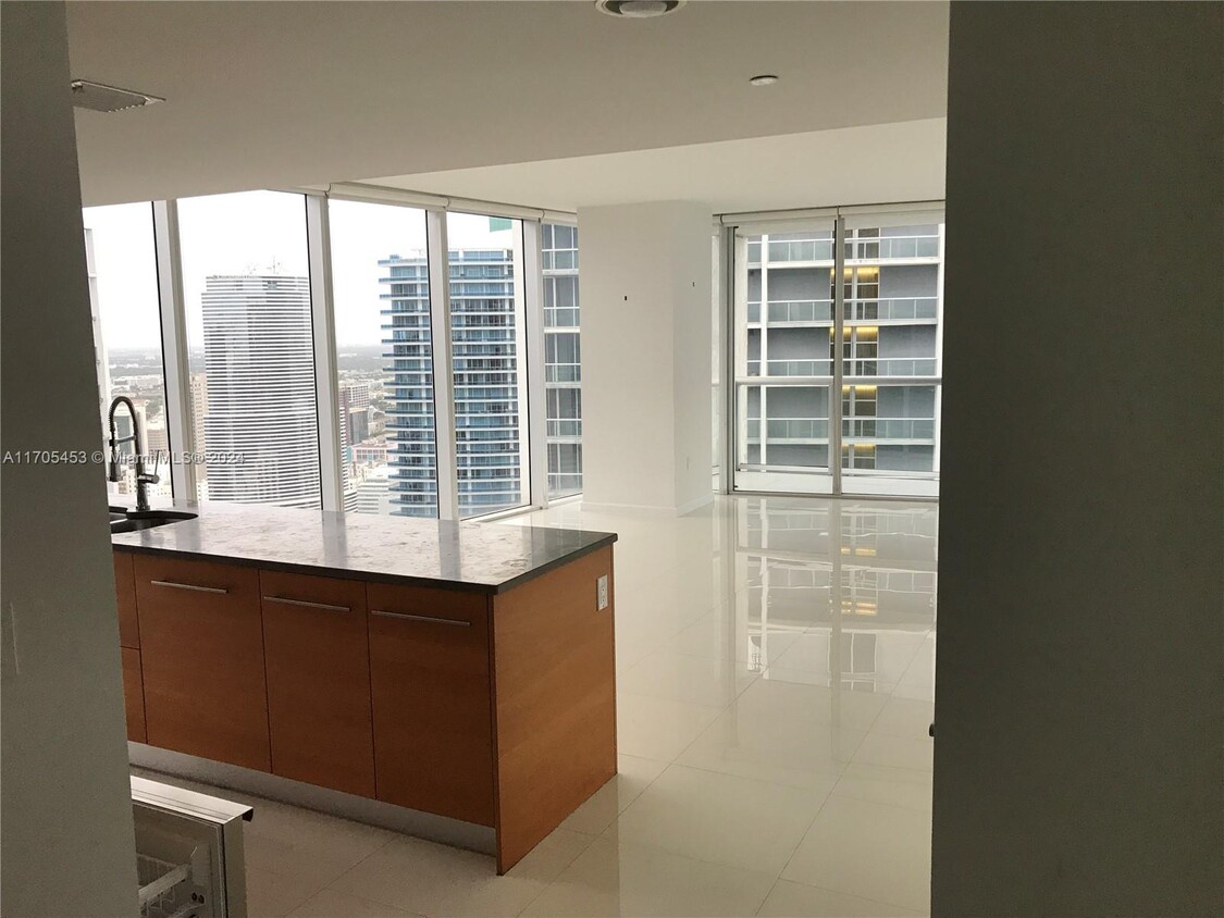 Foto principal - 495 Brickell Ave