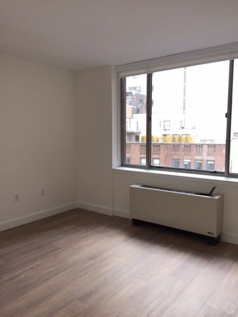 Building Photo - 41 Chambers St