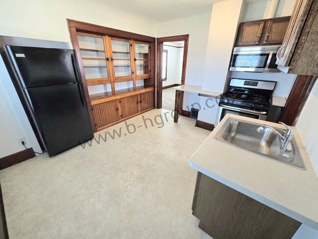 Building Photo - 4529 18th Ave