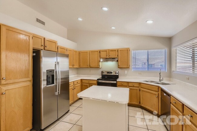 Building Photo - 8511 W Orange Dr