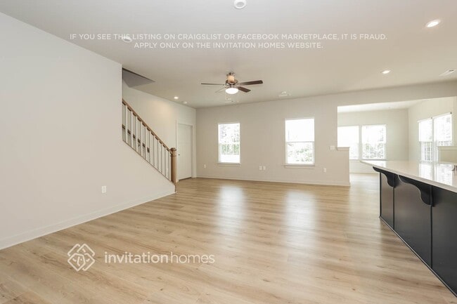 Building Photo - 6550 Palm Warbler Dr