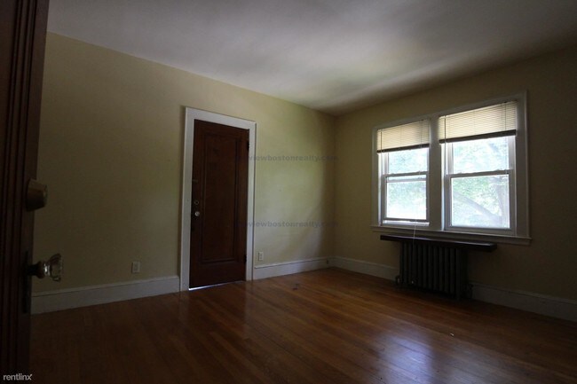 Building Photo - 283 N Harvard St