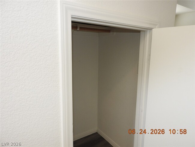 Building Photo - 521 W Dolphin Peak Ct