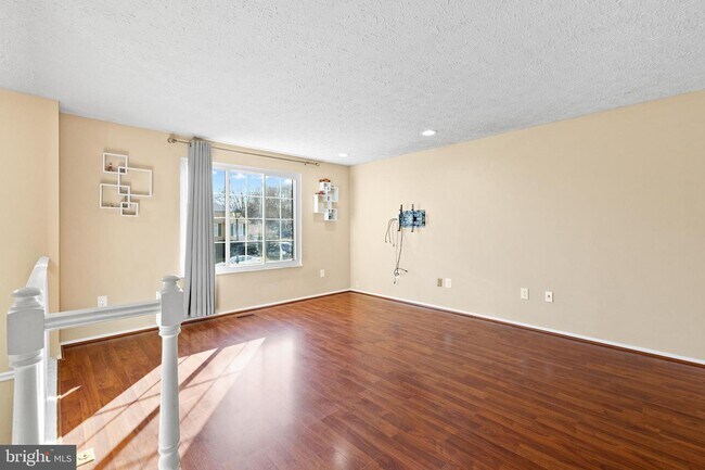 Foto del edificio - 8469 Rippled Creek Ct