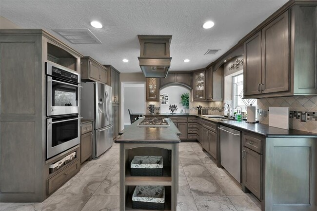Building Photo - 20314 Cannaberry Way