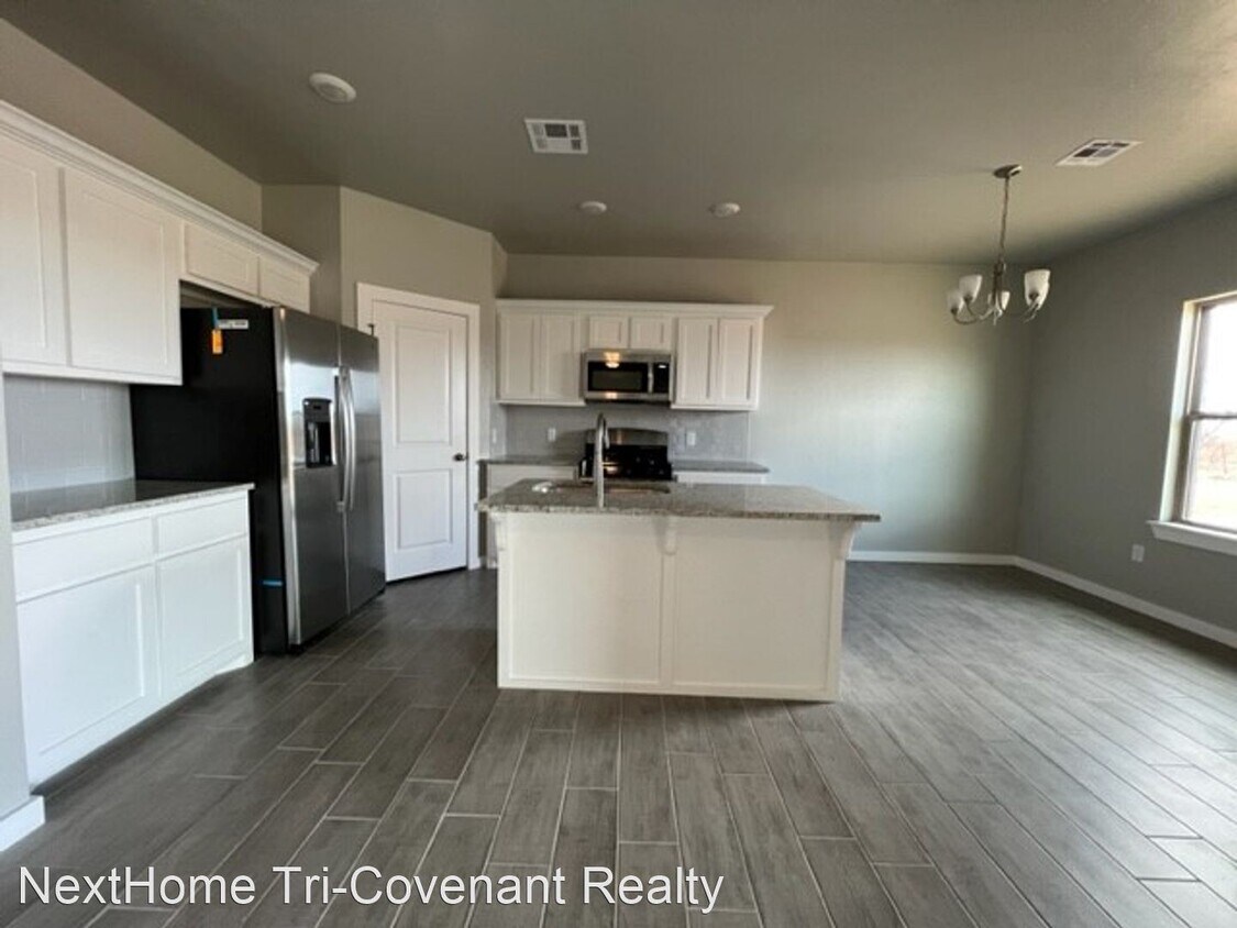 3 br, 2 bath House 1441 SW Heatherbrook Way House Rental in Cache