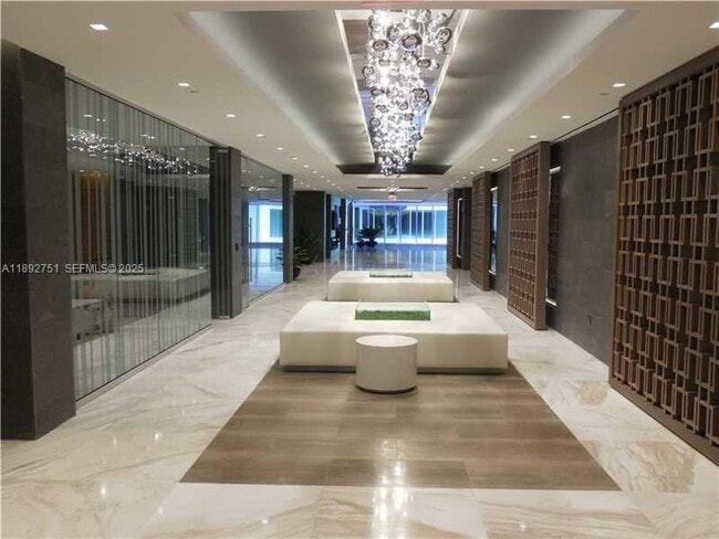 Foto del edificio - 400 Sunny Isles Blvd