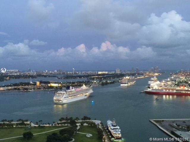 Building Photo - 900 Biscayne Blvd