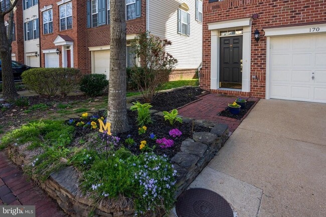 Foto del edificio - 170 Barrett Pl