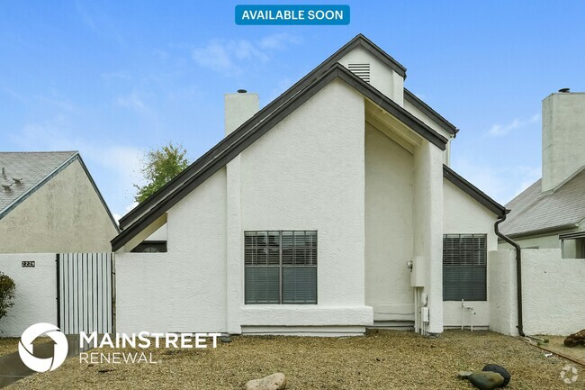 Building Photo - 2229 W Ross Ave