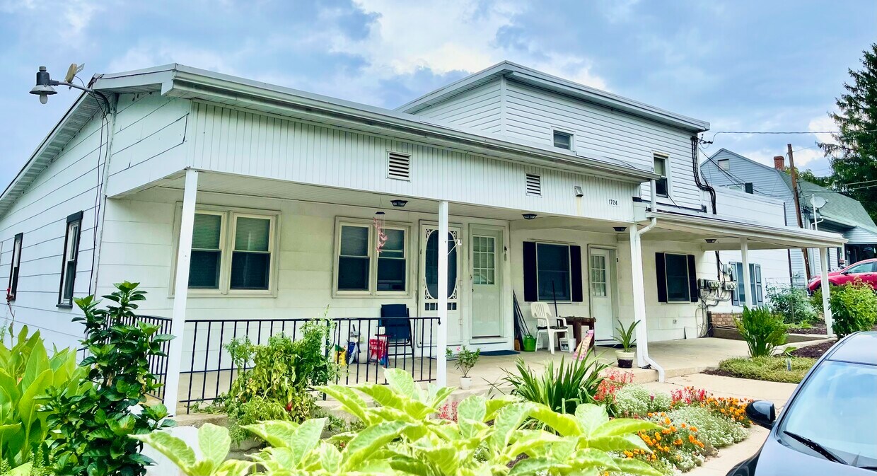 Fachada de la casa - 1720 Freeland Rd