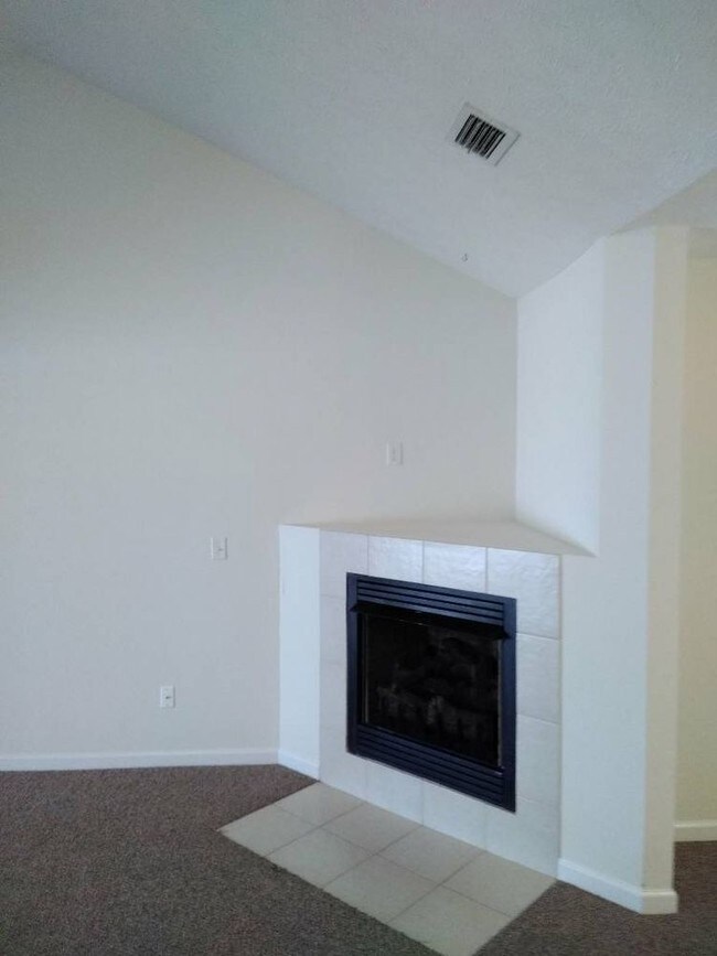 Foto del edificio - Callaway 3 bedroom 2 bath duplex
