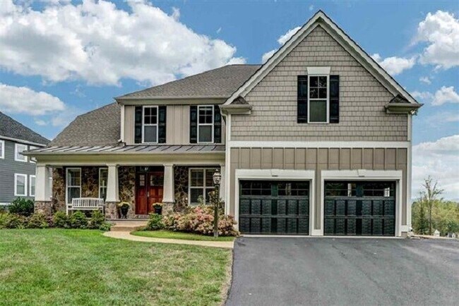 Foto del edificio - 2234 Hyland Ridge Dr