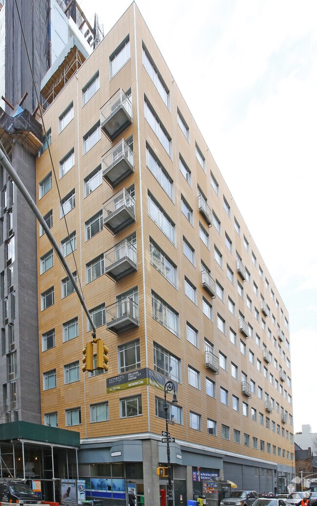 Building Photo - 75 Clinton St