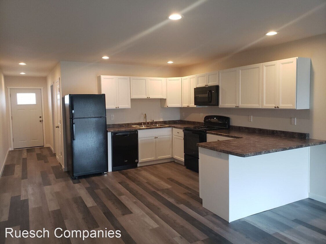 Foto principal - 3 br, 1.5 bath House - 3065 Barrington Place