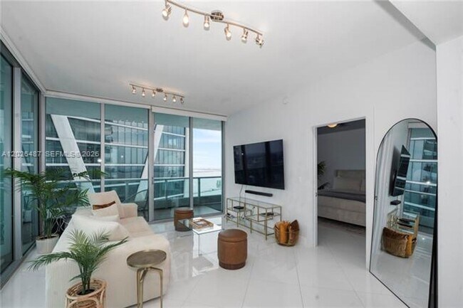 Building Photo - 900 Biscayne Blvd