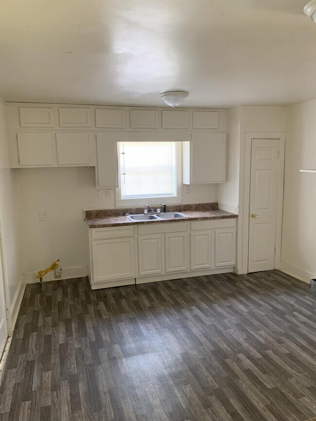 Building Photo - 4079 Mamie Rd