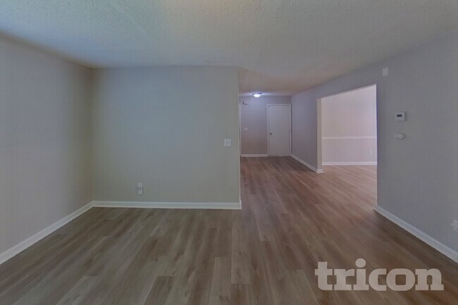 Foto del edificio - 4430 Reserve Hill Crossing