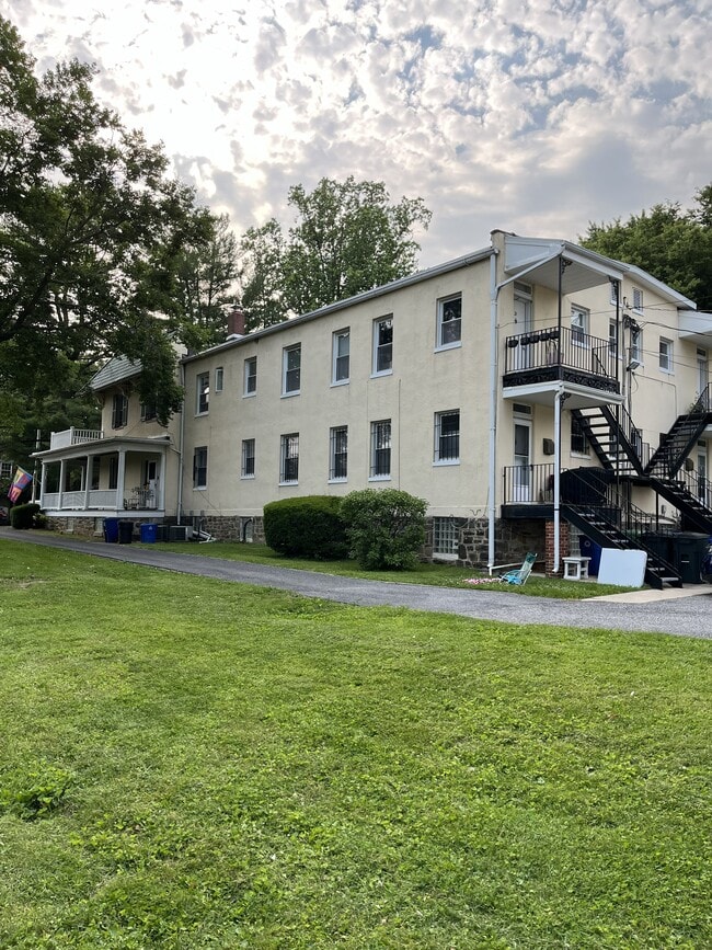 Building Photo - 4101 Roland Ave