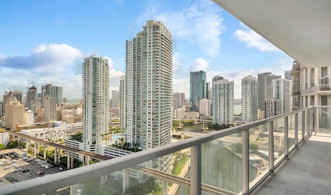 Foto del edificio - 185 SW 7th St