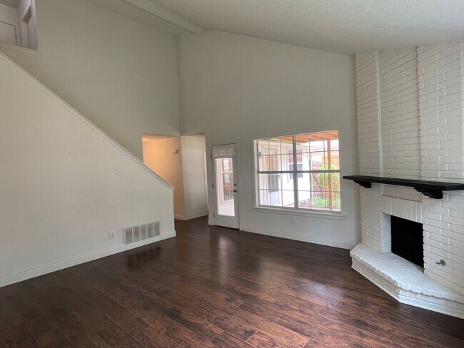 Foto del edificio - 3 bedroom 2 bath home located in Great Nor...