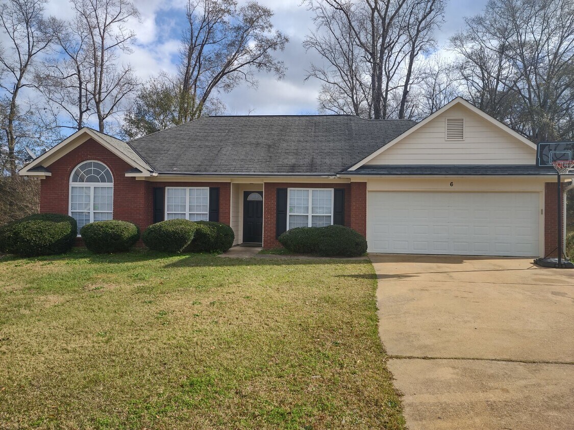 Primary Photo - 4 Bedroom - Near West Gate to Ft Moore
