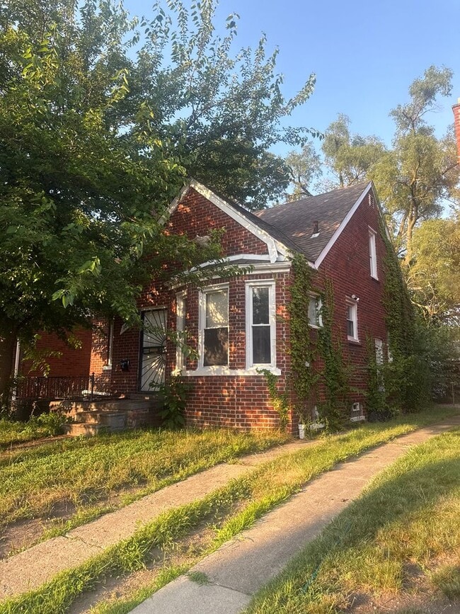 Building Photo - 3 Bedroom Home In Detroit