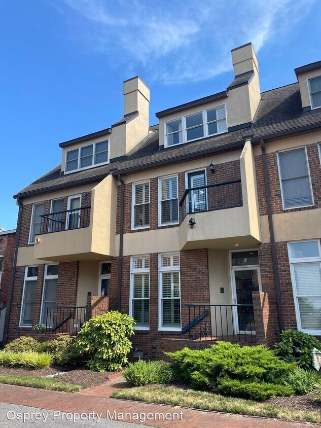Primary Photo - 2 br, 2.5 bath House - 127 Crawford Pkwy U...