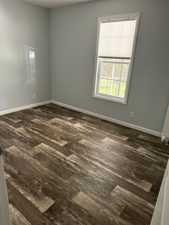 Building Photo - 3/2 Brooksville Available Now !