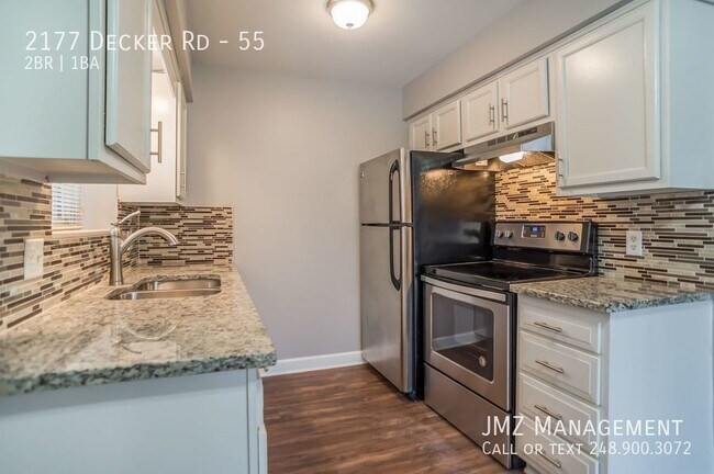 Building Photo - BEAUTIFUL UPDATED APARTMENT IN WALLED LAKE...