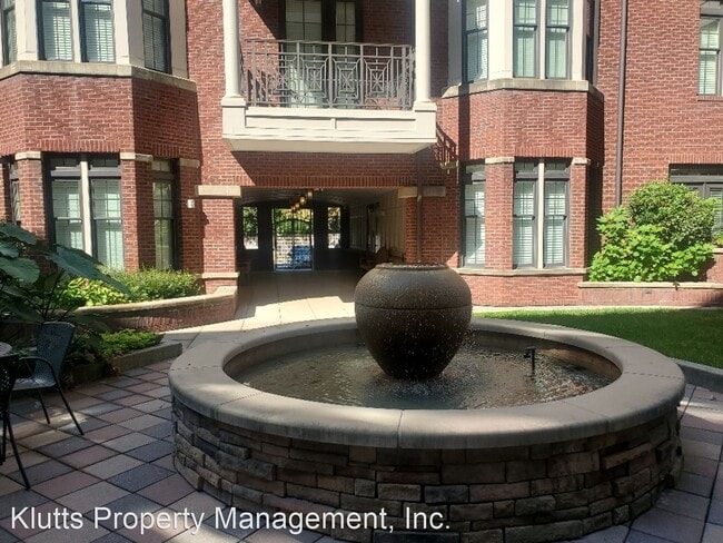 Building Photo - 1 br, 1 bath House - 2810 Selwyn Avenue #118