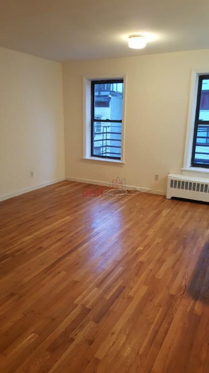 Foto principal - 207 W 21st St