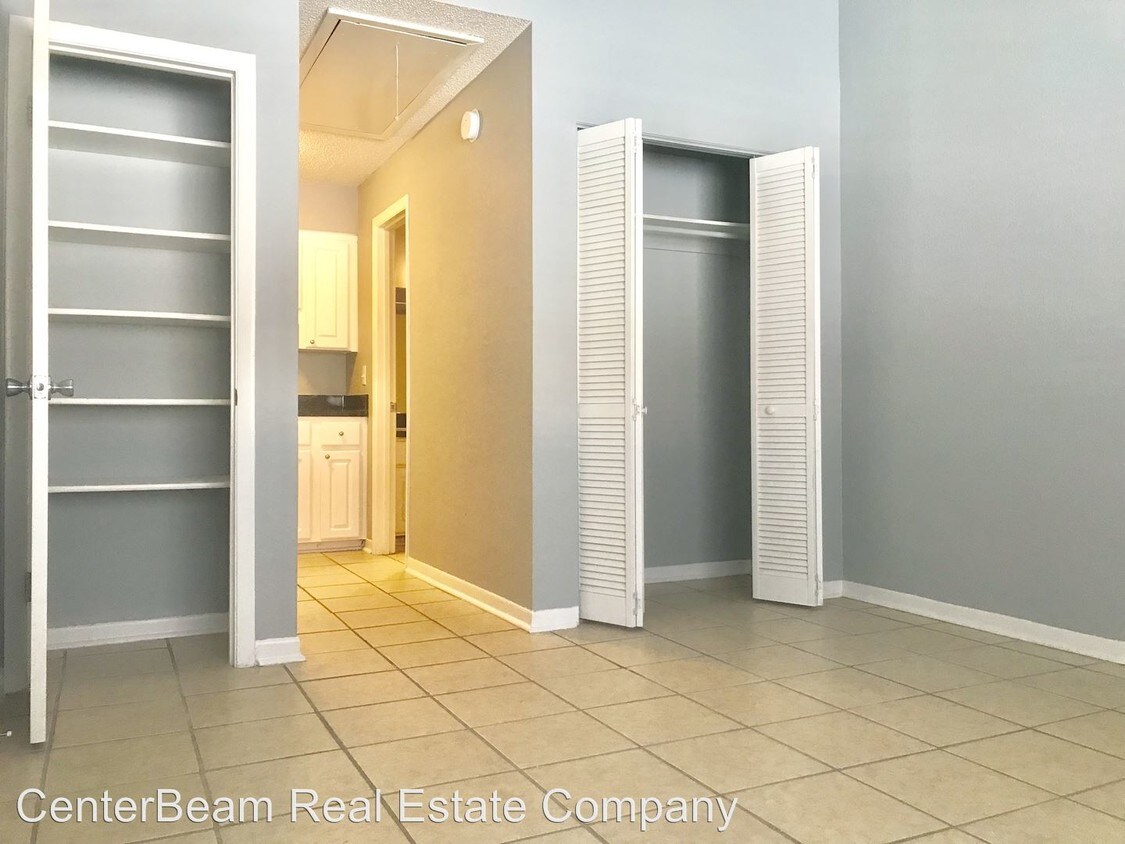 Villa Pines at Baymeadows Apartments in Jacksonville, FL