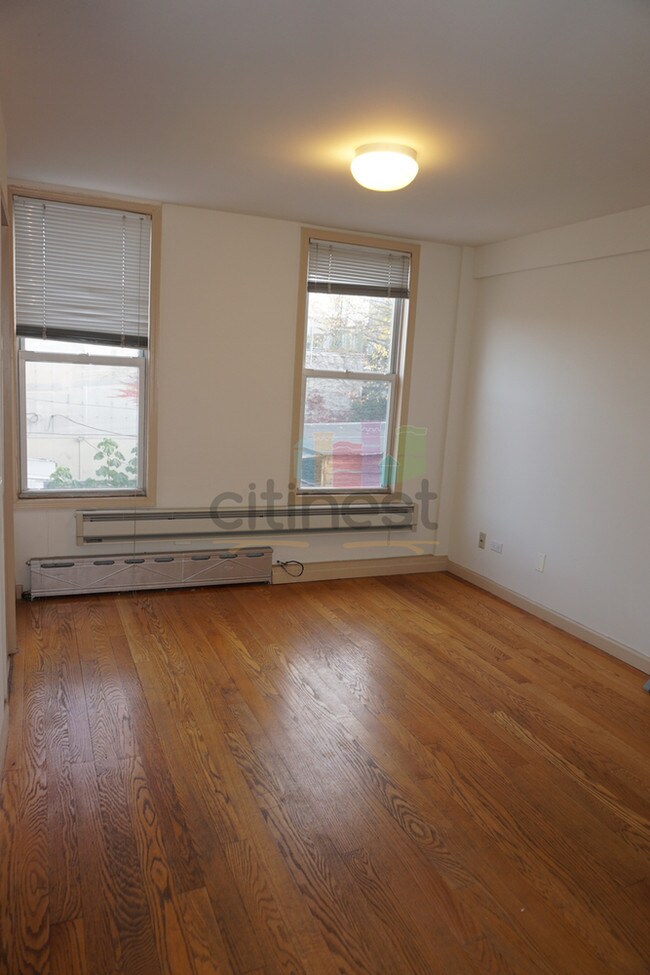 Building Photo - 289 Nevins St