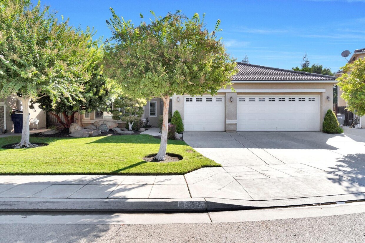 Foto principal - 2157 S Eddy Ave