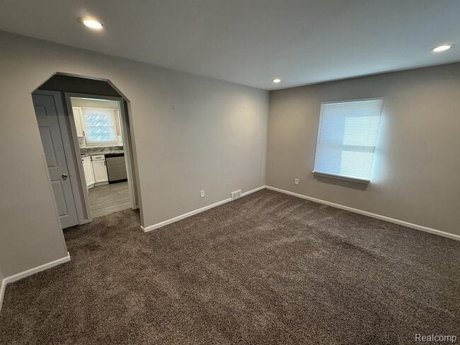 Building Photo - 13661 Kingston St