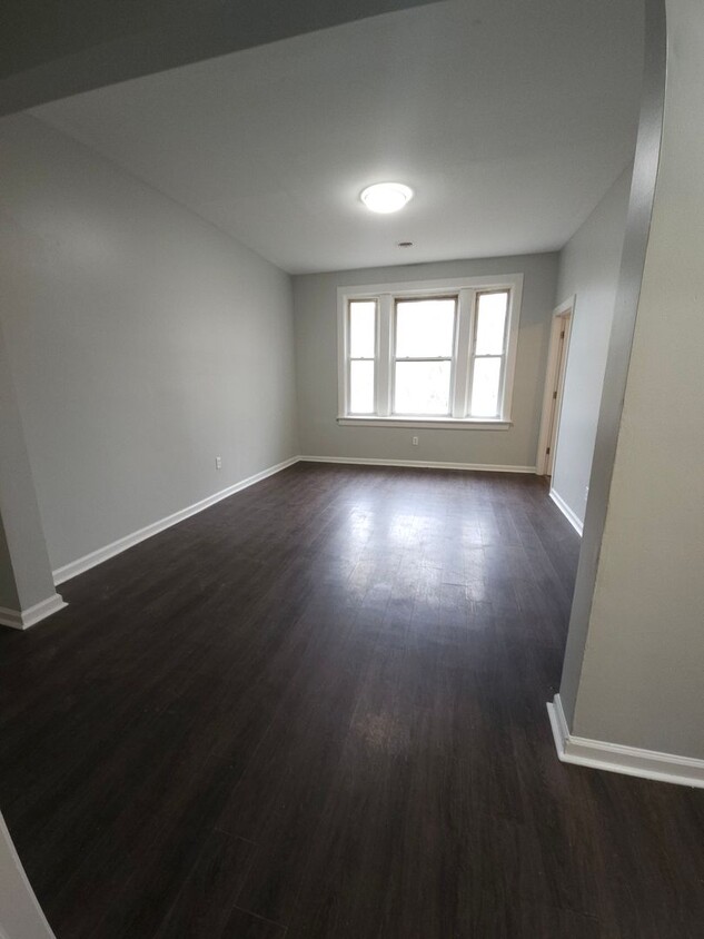Primary Photo - Great 2 Bedroom unit, with a Wonderful Man...