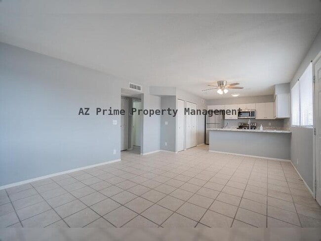 Building Photo - 4719 E Belleview St