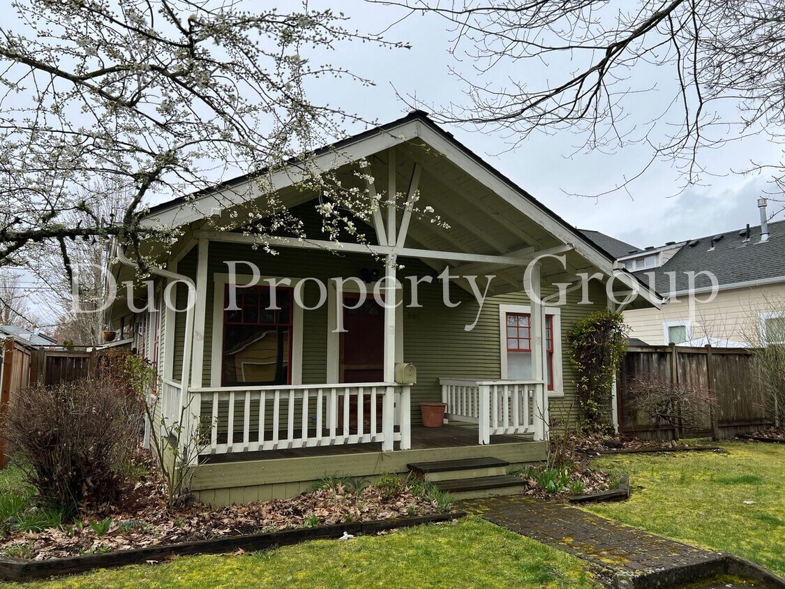 Primary Photo - Historic Washburne Craftsman